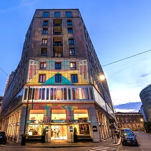 The Square Duomo - Preferred & 4*, Milan Italy